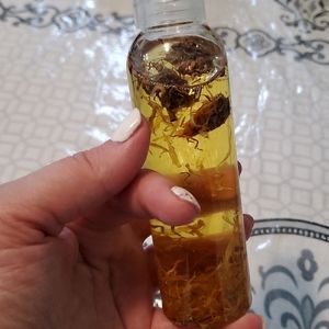 Al Natural, cruelty-free Moisturizing body oil